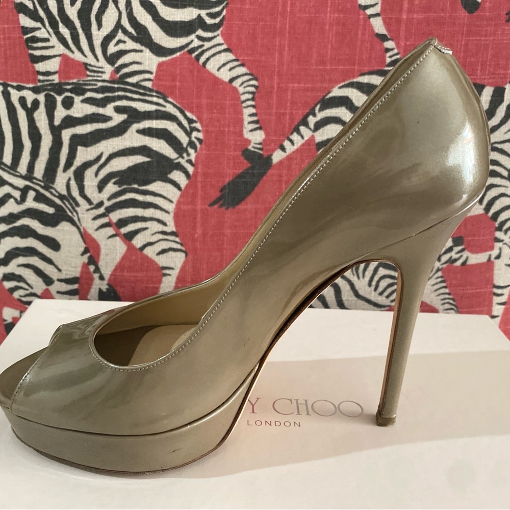 Jimmy CHOO Gold Pumps